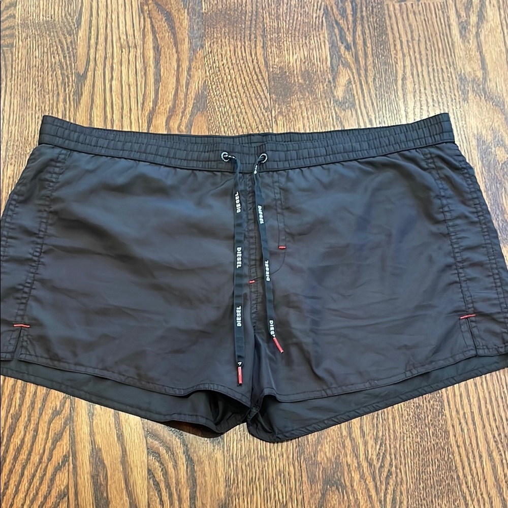 Diesel sz L ? Black swim shorts with red (& white) mesh lining super lightweight